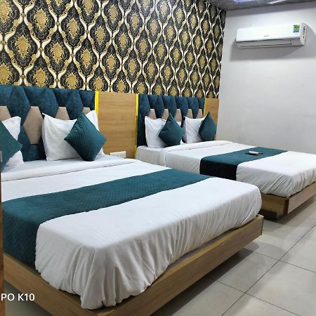Hotel Rudra Palace Ānand Esterno foto